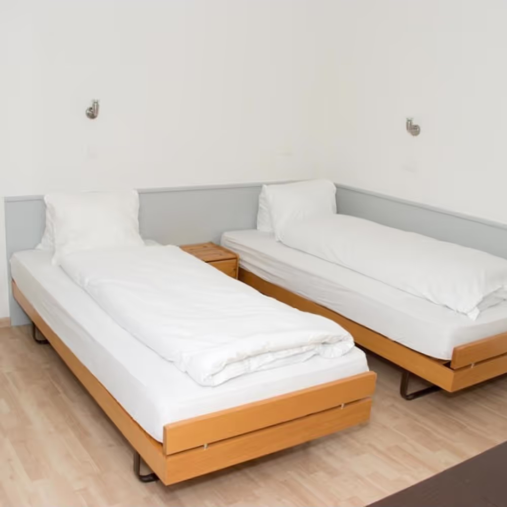 Doppelzimmer Budget im Chamanna Bed & Breakfast Arosa, Aufnahme 4 von 5